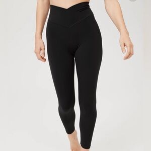 NWT OFFLINE By Aerie Real Me High Waisted Crossover 7/8 Legging
• Size XS